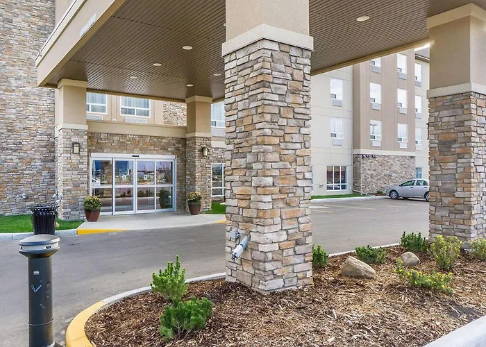 Comfort Inn & Suites Edmonton International Airport